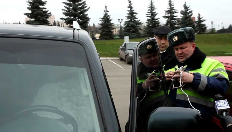 Замер светопропускной способности стекла