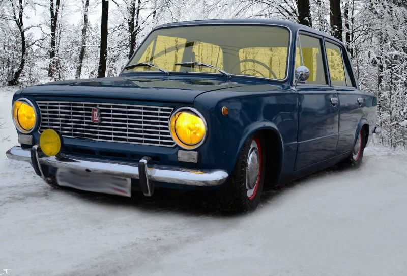 Желтая тонировка стекол автомобиля