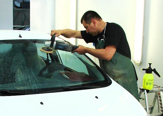 Полировка стекла авто