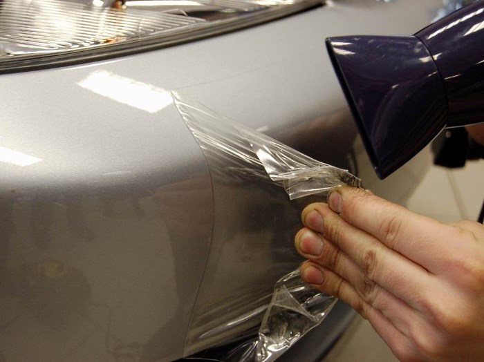 Как снять защитную пленку с фар автомобиля