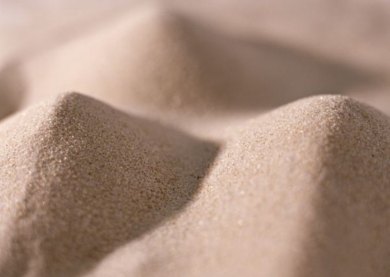 Сухой мелкий песок для пескоструя