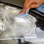 Бесплатный способ очищения фар автомобиля: используем зубную пасту!